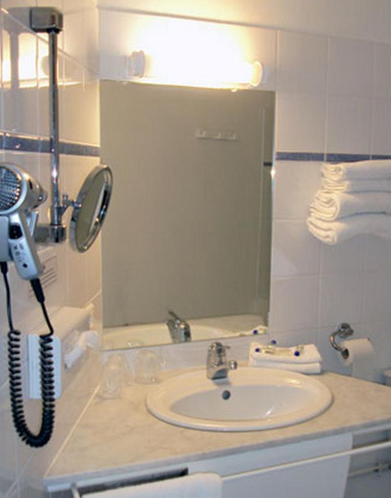 Les Colonnes Strasbourg Zenith Otel Eckbolsheim Dış mekan fotoğraf