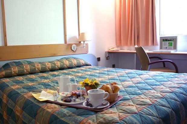 Les Colonnes Strasbourg Zenith Otel Eckbolsheim Dış mekan fotoğraf
